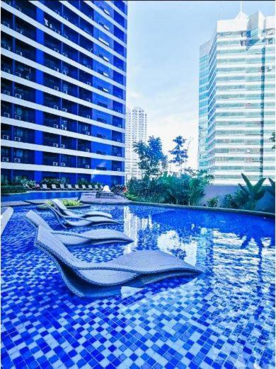 Air Luxury Makati Cbd With Balcony Apartment Manila Ngoại thất bức ảnh